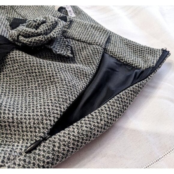 Vtg Y2K VERSAILLES Black Houndstooth Flounce Midi Skirt w/ Detachable Rose Sz 8 - Picture 7 of 7